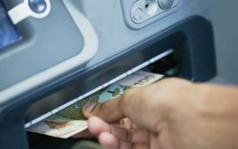 Finabank en Rosebel ondersteunen bewoners van Brokopondo bij toegang tot financiële diensten