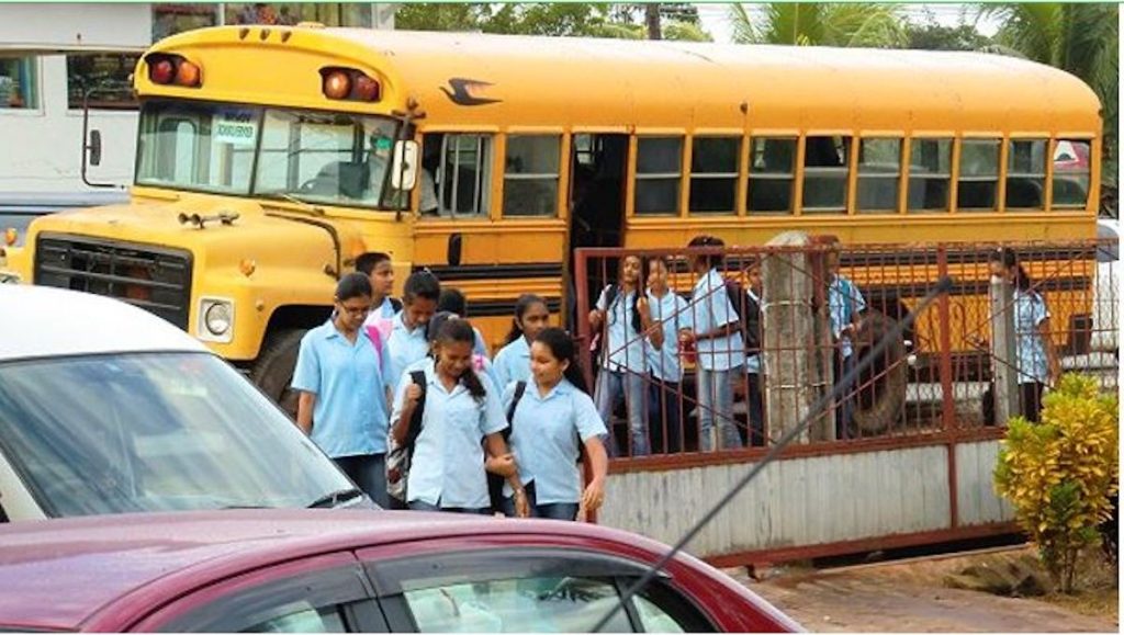 OBBS Schort Acties Op: Herstel Schoolvervoer in Suriname