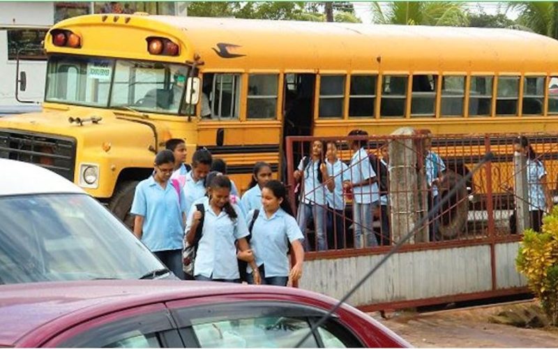 De Opschorting van Acties door OBBS: Wat Betekent Dit voor Schoolvervoer in Suriname?