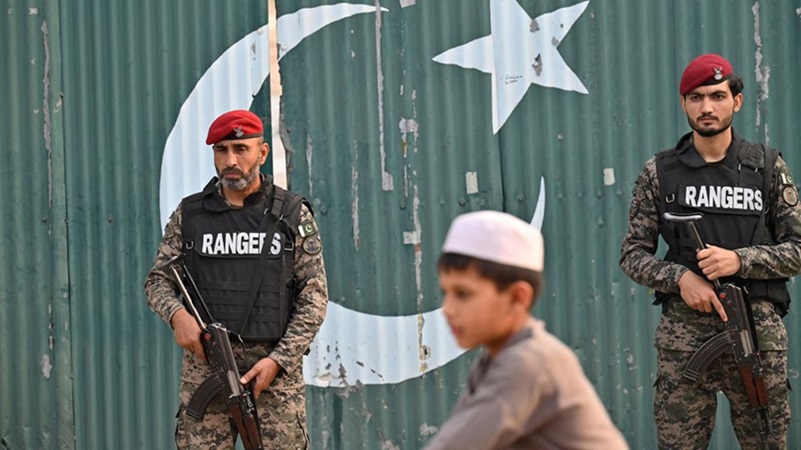 Spanning tussen India en Pakistan escaleert na luchtaanvallen in Kashmir regio