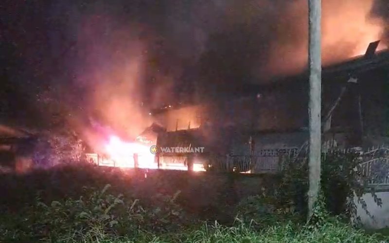 Schoten en brandstichting bij huis met bedrijf in Nickerie