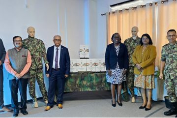 Suriname krijgt 4.500 legeruniformen van India