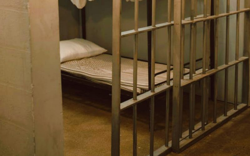 Twee gevangen ontsnapt uit het cellencomplex Rijsdijk: tralies doorgeknipt