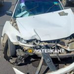 Botsing tussen twee voertuigen op kruispunt Gemenelandsweg en Zwartenhovenbrugstraat in Suriname.