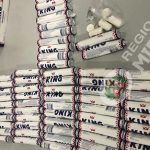 Aanhouding op Johan Adolf Pengel Luchthaven: Drugssmokkel Onthuld