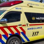Vrouw steekt voormalige partner in de hals en vlucht weg