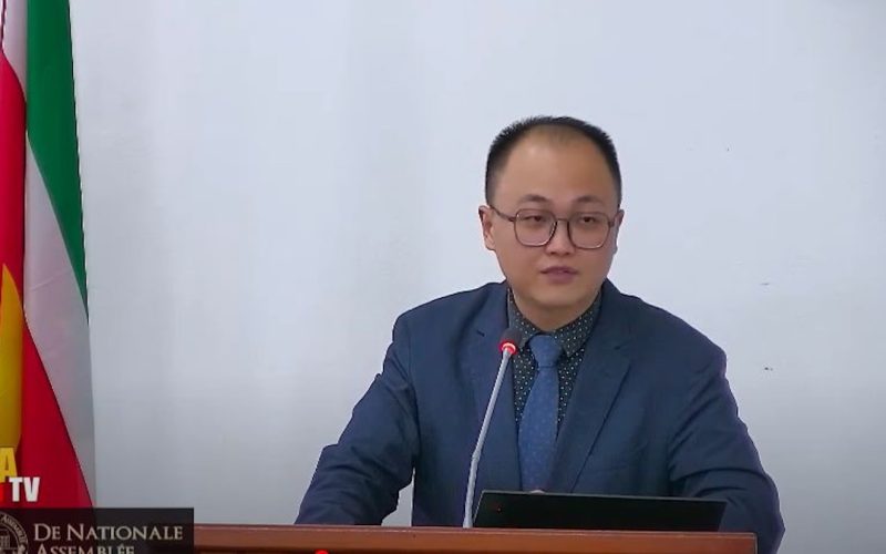 Wang: De vergelijking met China is teleurstellend – vooral in het licht van Ingrid Bouterse’s eigen geschiedenis